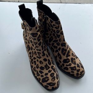 Call Hana leopard print boots